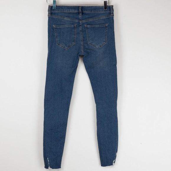 Free People Shark Bite Jeans Distressed Skinny Stretch Denim Cropped Blue Sz 26 - Picture 3 of 7
